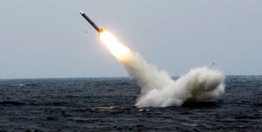 Мащабни учения: Иран изстреля ракета от подводница