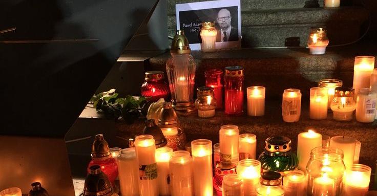 Ден на национален траур в Полша: Гданск се сбогува с убития си кмет Павел Адамович