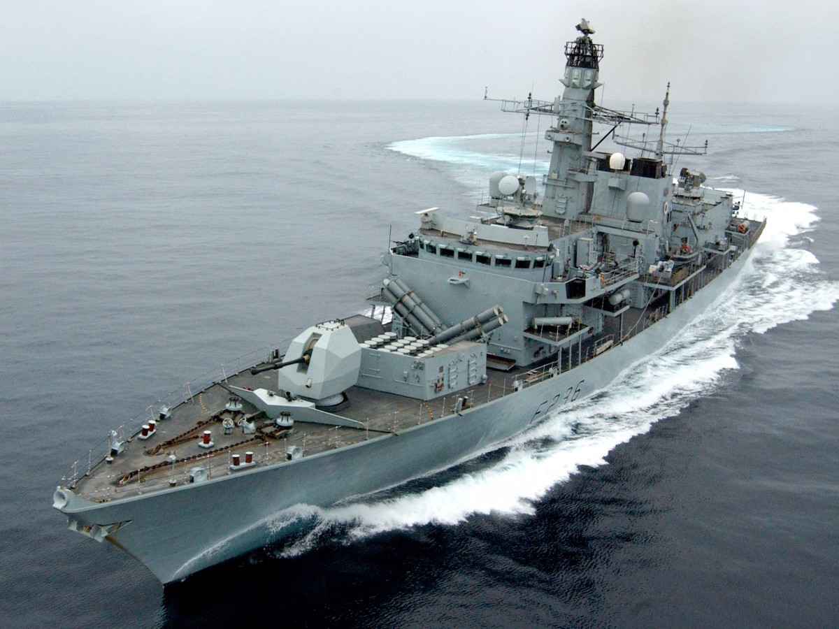 Ново напрежение край Ормузкия проток: Иран се опита да задържи британски танкер