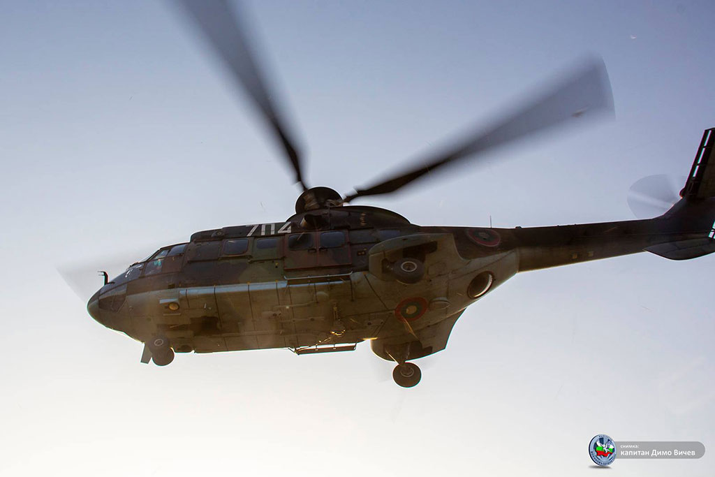 Екипаж на вертолет „Кугар“ от Военновъздушните сили ще помогне за медицинската евакуация на туристка, пострадала в Пирин