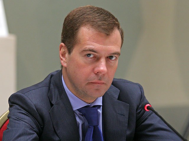 Русия ще отвърне сурово на експулсирането на нейни дипломати, заяви бившият президент Дмитрий Медведев