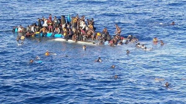 Най-малко 13 загинали и 10 изчезнали след потъване на две лодки с мигранти край Тунис