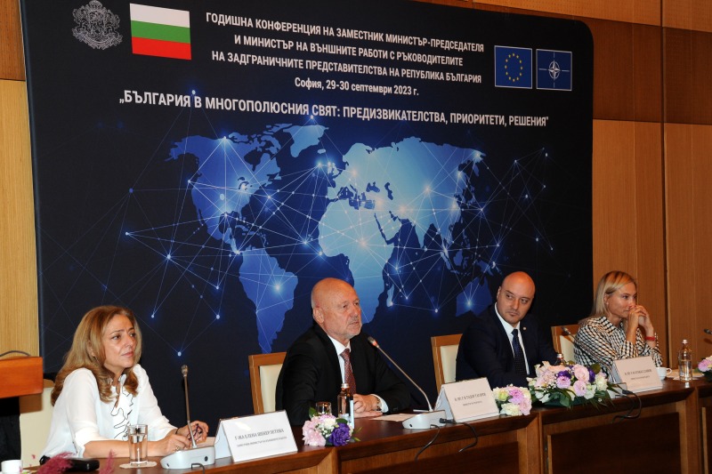 Министърът на отбраната Тодор Тагарев: Работим за ускореното изграждане на силна българска отбрана в НАТО и ЕС