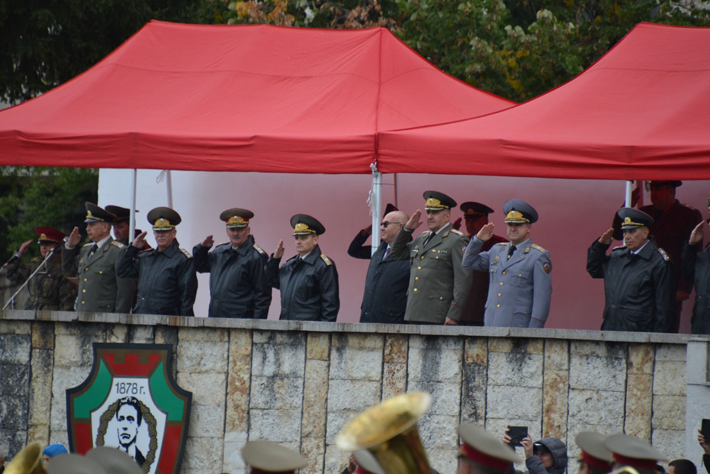 168 курсанти първокурсници изрекоха „Заклех се!” - armymedia.bg 168 курсанти първокурсници изрекоха „Заклех се!”