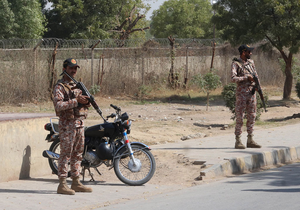 Армията на Пакистан е убила осем ислямистки бойци близо до границата с Афганистан
