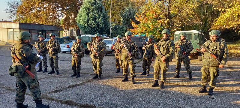 Военнослужещи от Сухопътните войски изпълняват дейности по охраната на държавната граница съвместно със служители на Гранична полиция