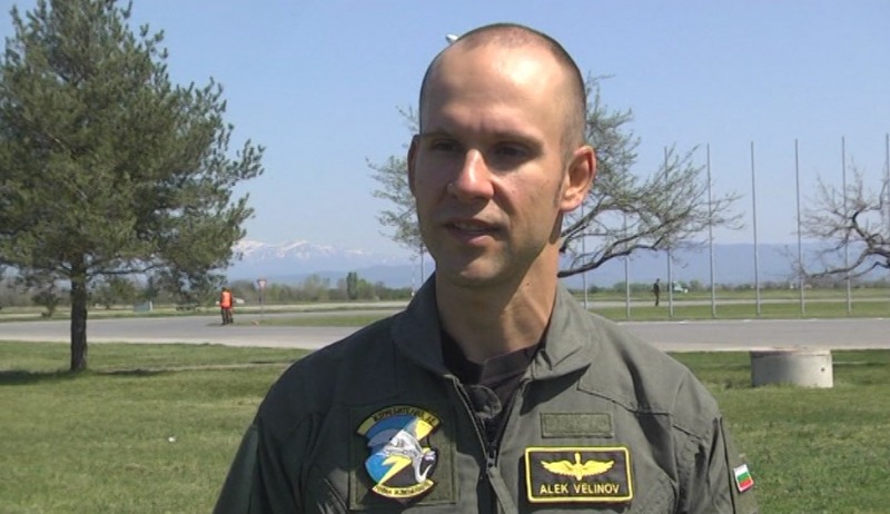 Специално интервю с капитан Велинов – първият български пилот завършил курса за F-16