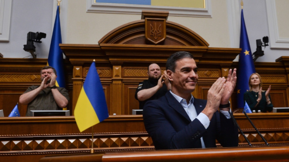 Испанският премиер Педро Санчес обеща 55 милиона евро помощ за Украйна по време на посещението си в страната