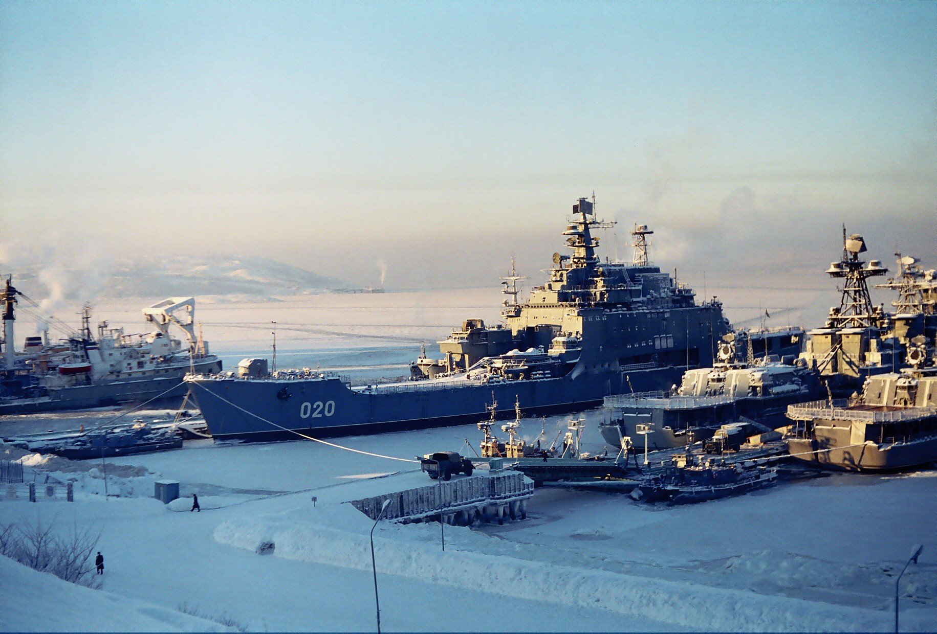 Нов десантен кораб-вертолетоносач ще стане флагман на руския Черноморски флот