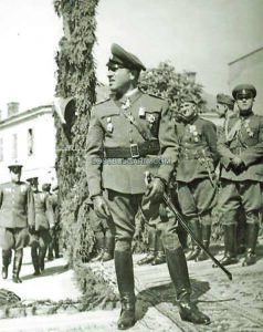 Генерал Стойчев, който 'бронира' Драва Фото: 'Изгубената България