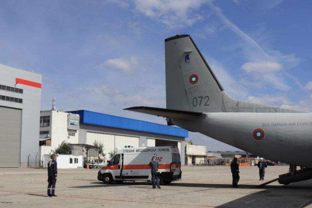 Военнослужещи от състава на ВВС извършиха успешно медицинска евакуация на тежко болен пациент със самолет „Спартан“