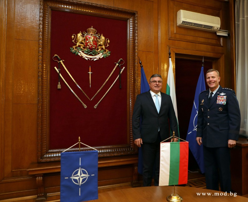Министърът на отбраната Георги Панайотов и командващият на Европейското командване на САЩ генерал Тод Уолтърс отбелязаха високото ниво на Стратегическия диалог в сферата на сигурността и отбраната