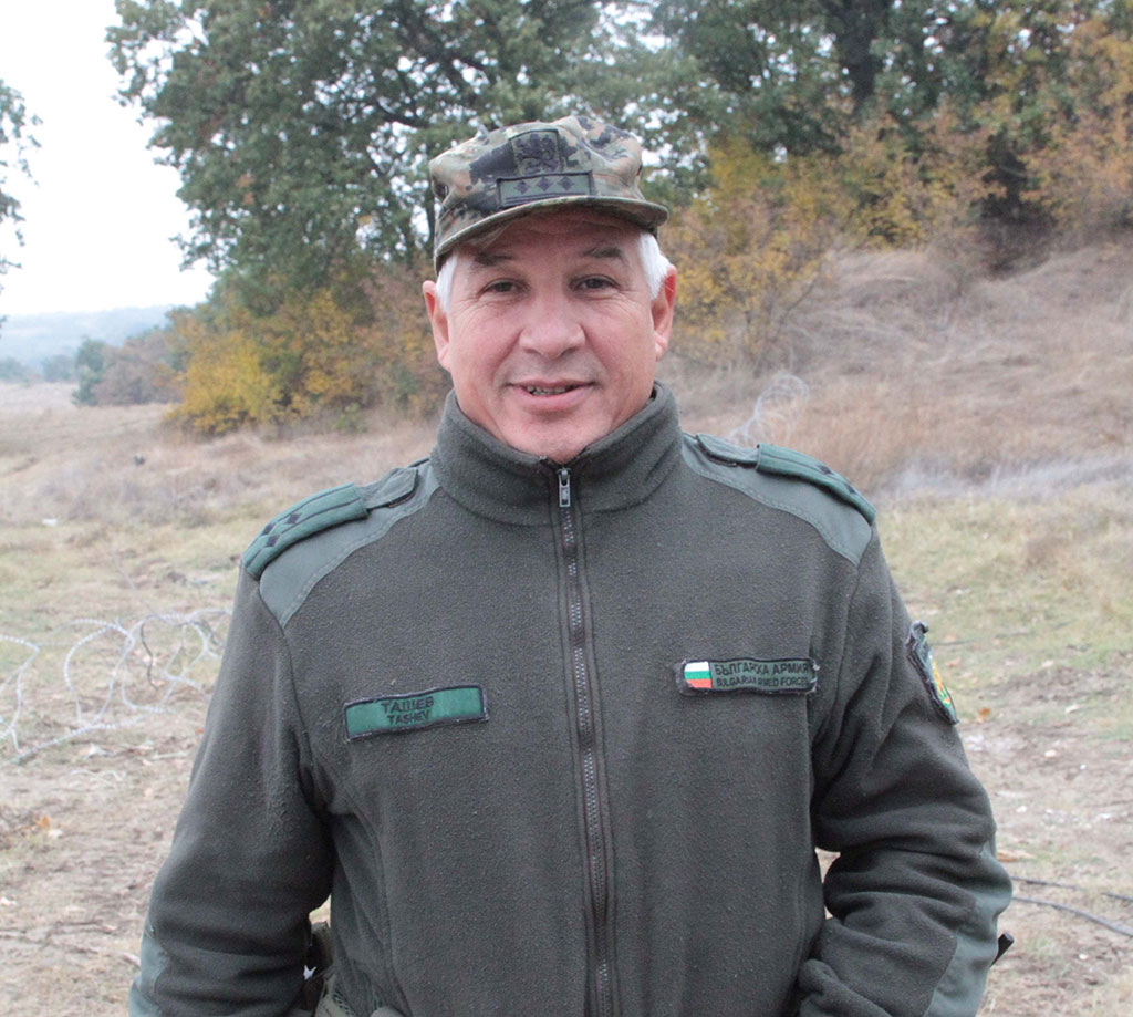 Полковник Красимир Ташев: За 30 места за войници има само 10 кандидати - armymedia.bg Полковник Красимир Ташев: За 30 места за войници има само 10 кандидати
