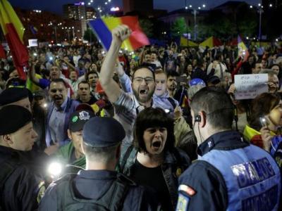 Хиляди на протест срещу властта в Букурещ