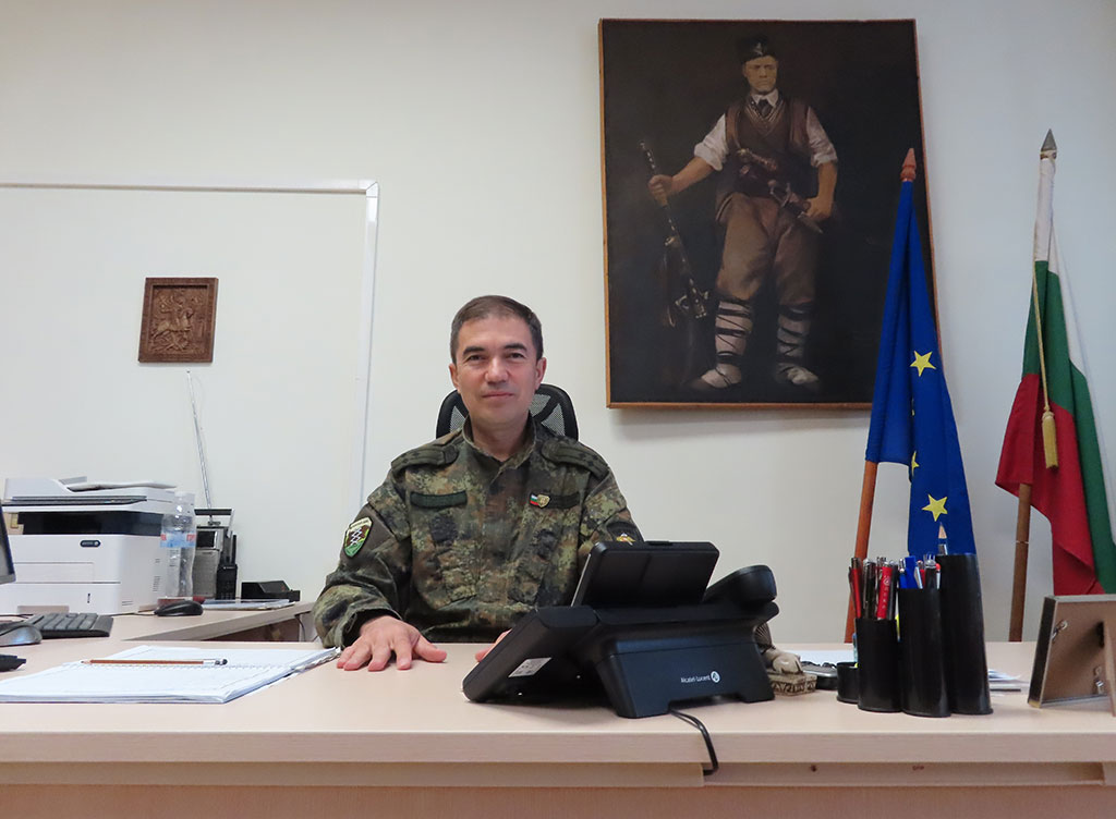 Полковник Теодор Тодоров: Придобихме нови цифрови радиорелейни станции - armymedia.bg Полковник Теодор Тодоров: Придобихме нови цифрови радиорелейни станции