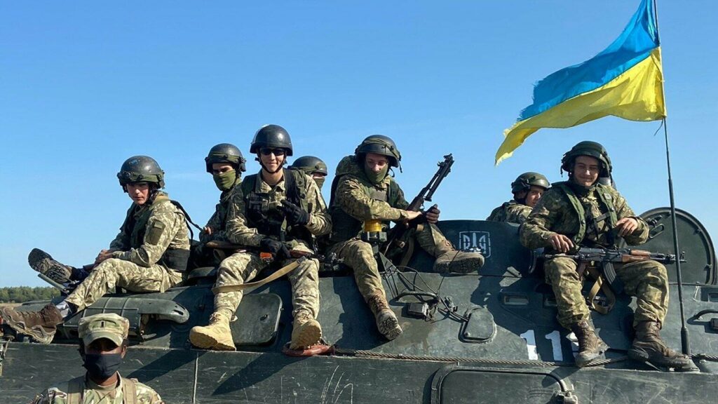 Боевете в района на Покровск на изток принудиха украинските войски да предприемат "маневри", заяви Киев