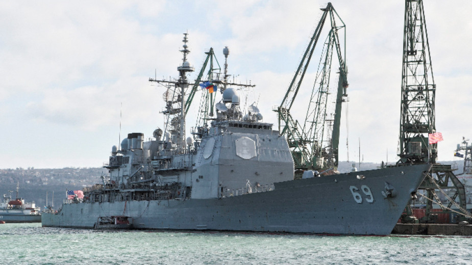 Ескадрен миноносец на САЩ проведе - armymedia.bg Ескадрен миноносец на САЩ проведе