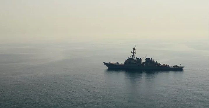 САЩ предупреждават корабите да избягват иранските води, за да не бъдат завзети