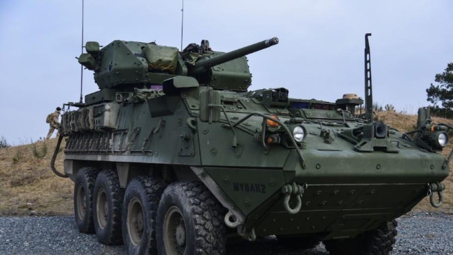 САЩ се готвят да изпратят около 100 бойни машини Stryker в Украйна