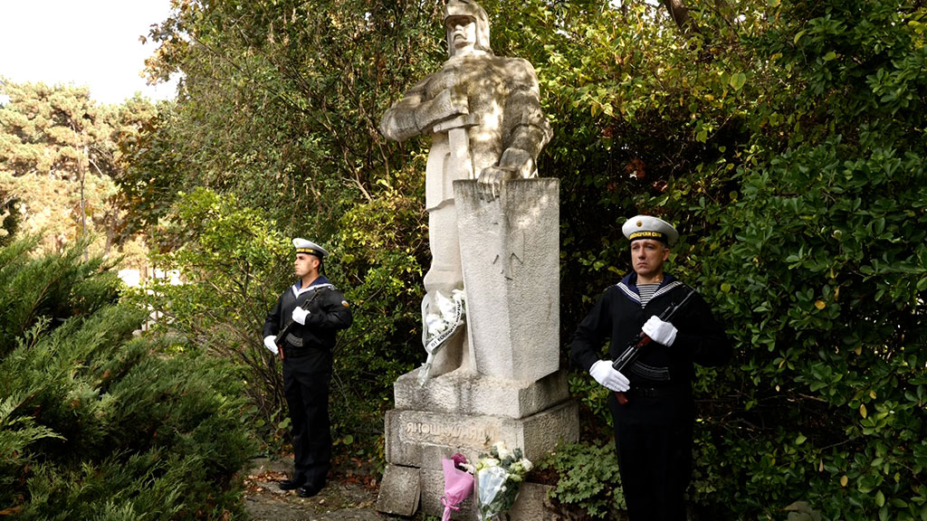 Отбелязаха 579 години от Битката за Варна, военните моряци почетоха паметта на загиналите