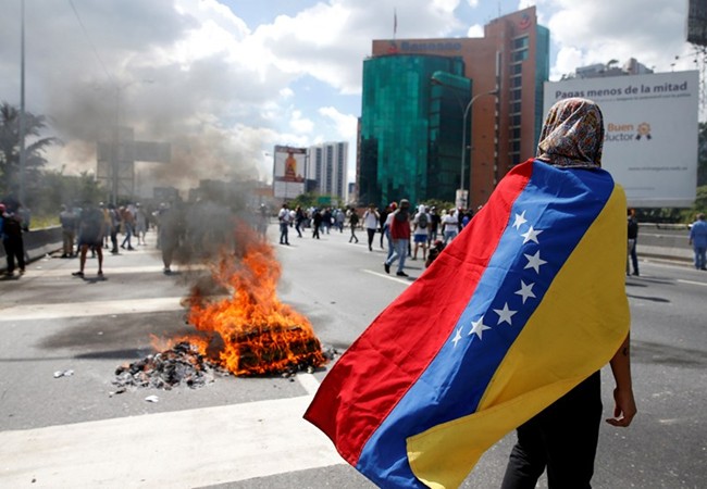 Венецуела остава в „окото на бурята“ – Европа постави ултиматум на Мадуро да свика нови избори