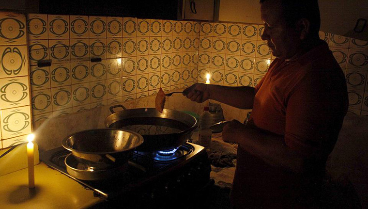Венецуела отново на тъмно: Поредното спиране на тока предизвика хаос в Каракас