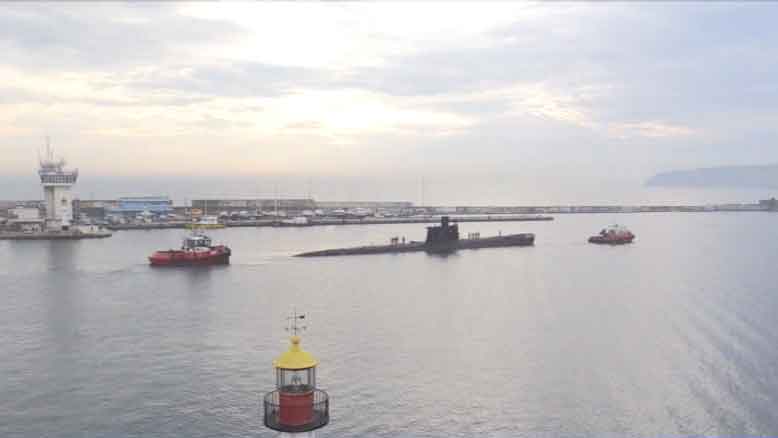 Затвориха пристанище Варна – подводница „Слава” пътува към новия си дом