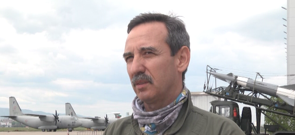 Хеликоптер „Кугър“ с  националния трикольор ще открие военното авиошоу в небето над София на 6 май