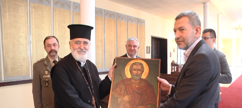Министърът на електронното управление дари икона на Свети Мина на православния храм  на ВА „Георги С. Раковски“