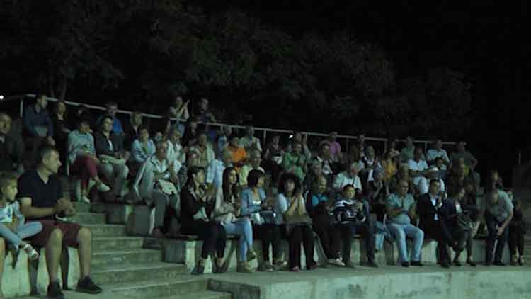 Бурни аплодисменти за екипа на ВТК след премиерата в Тутракан на филма „Тутраканската епопея“