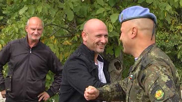 Военнослужещи от Специалните операции дариха дърва за огрев на 50 семейства от с. Црънча