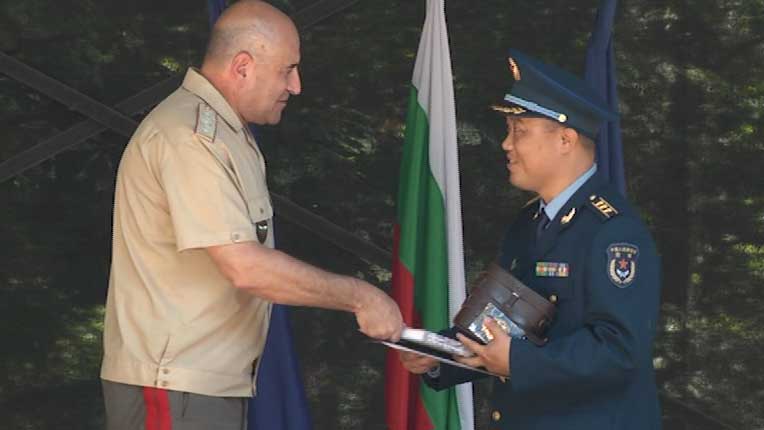 Офицерите от випуск „Добруджански – 2020” на Военната академия получиха дипломите си