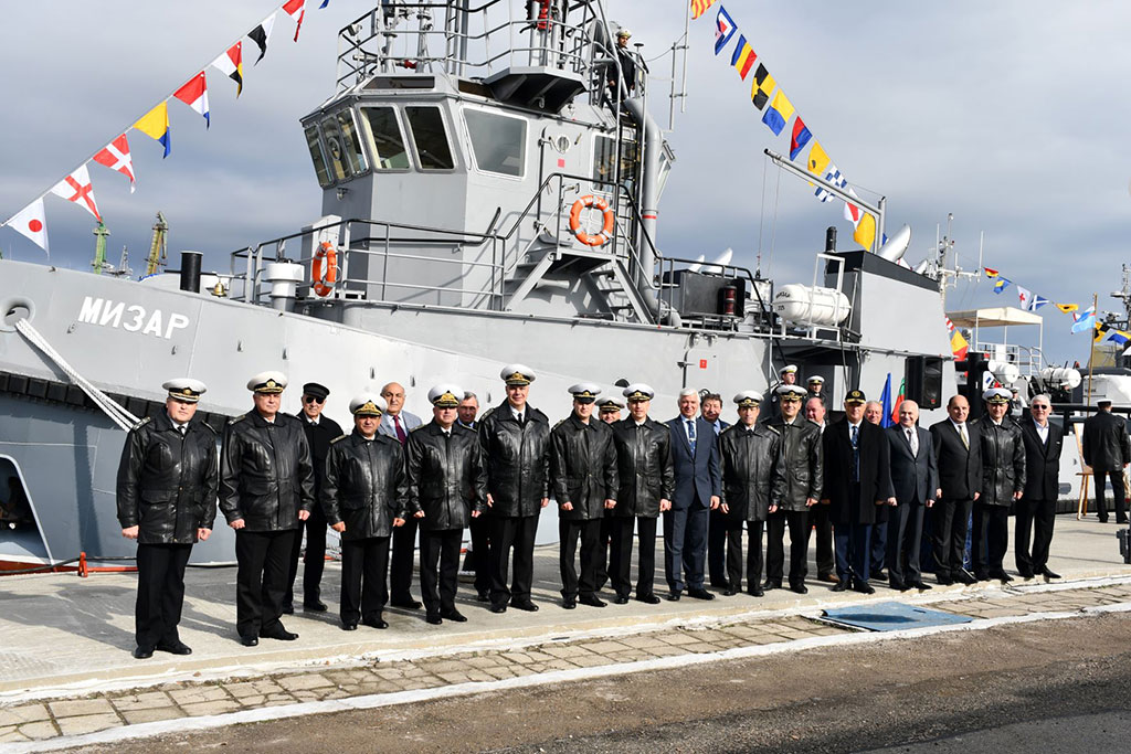 Военноморска база – Варна празнува 125 години от създаването си. Издигнаха военноморския флаг на влекача „Мизар“
