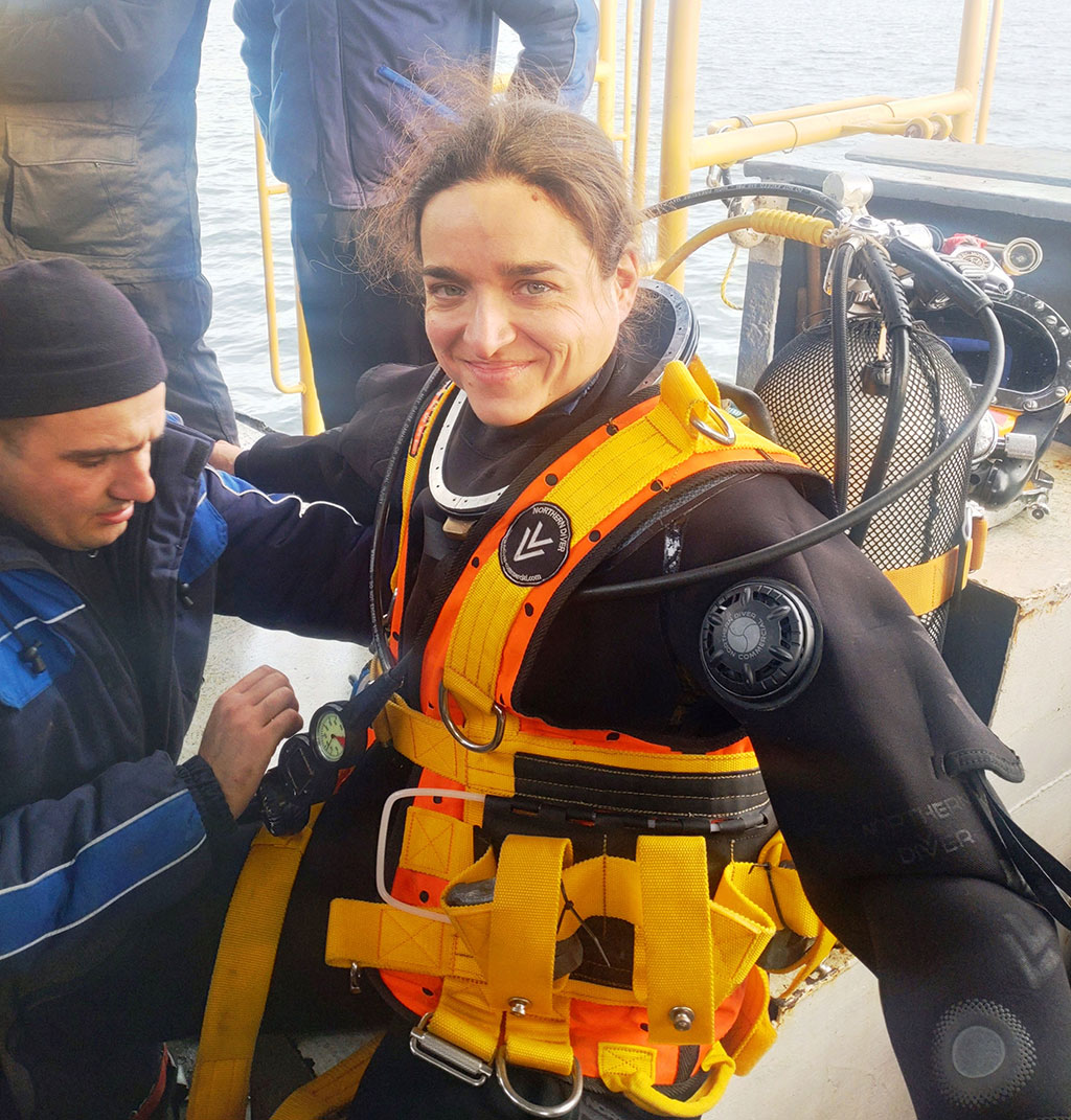 Рекордно за ВМС водолазно спускане за жени - armymedia.bg Рекордно за ВМС водолазно спускане за жени
