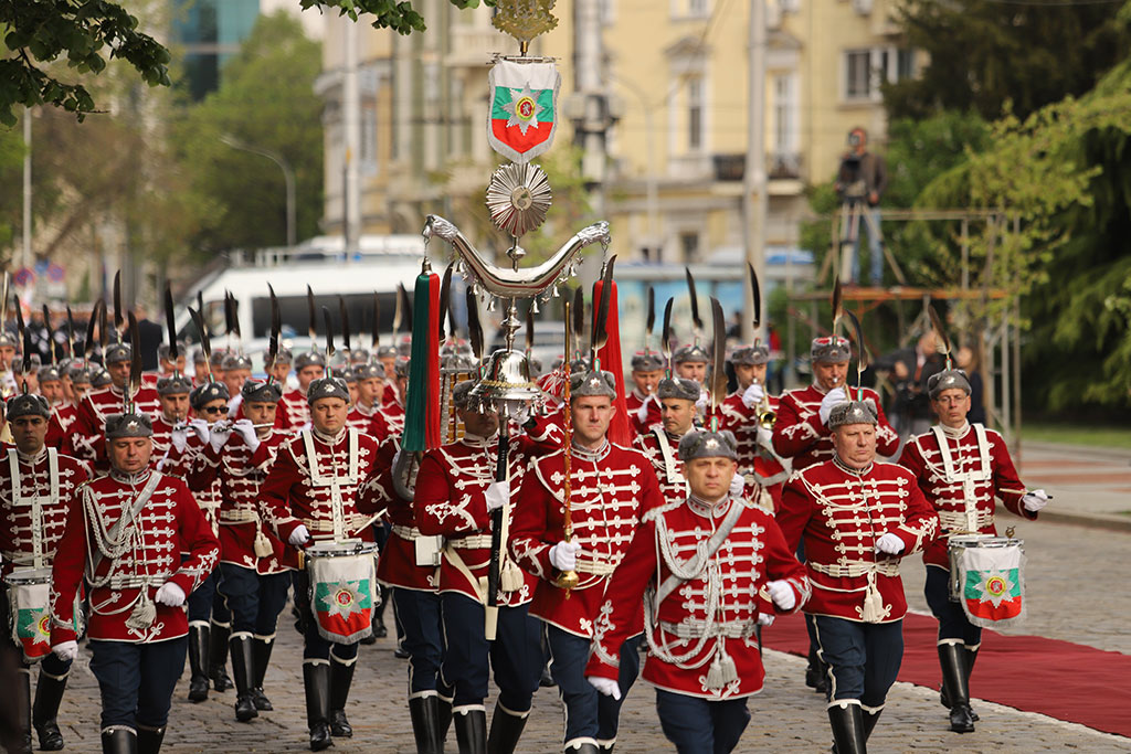 Ден на храбростта и празник на Българската армия – водосвет на бойните знамена и знамената – светини