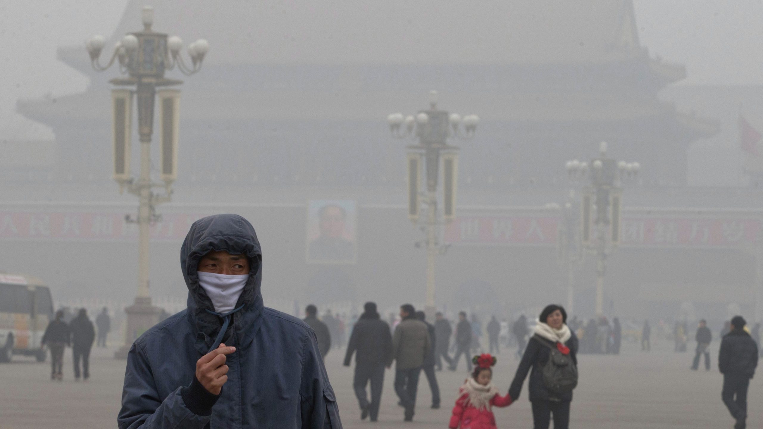 Заради мръсен въздух затвориха училищата в Пекин