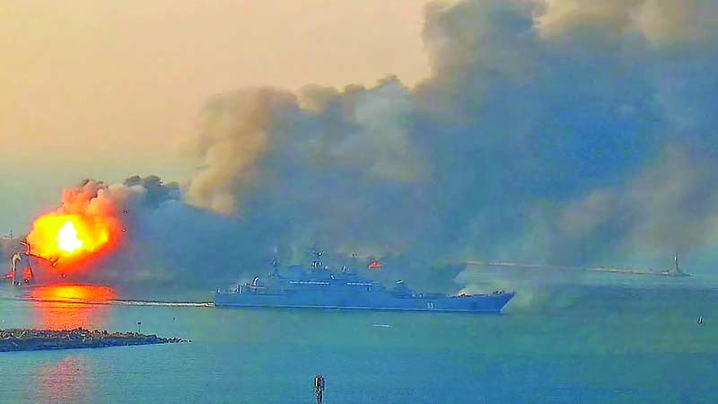 Украинците взривиха  руски десантен кораб
