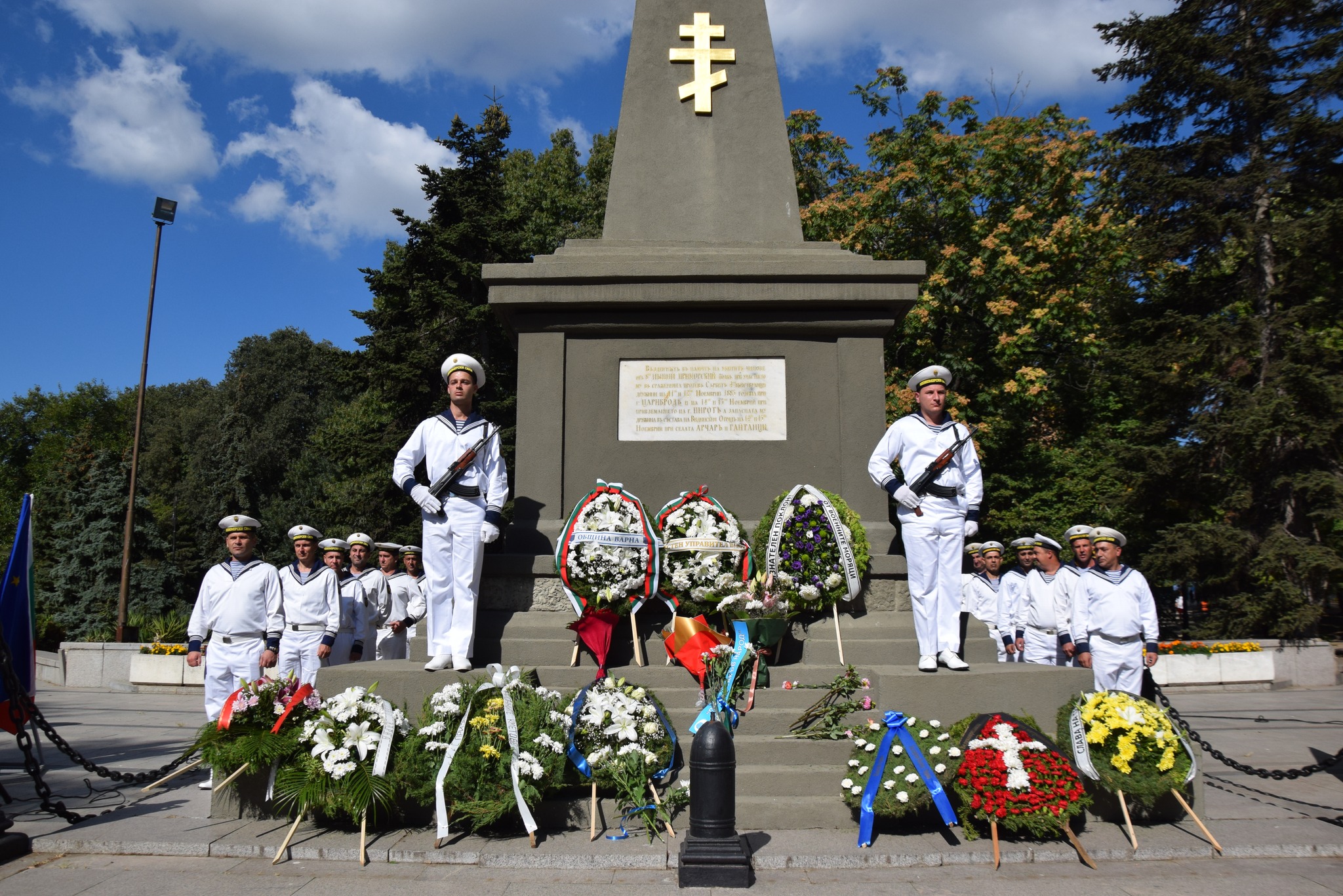 Военните моряци участваха в тържественото отбелязване на 137 -та годишнина от Съединението на България