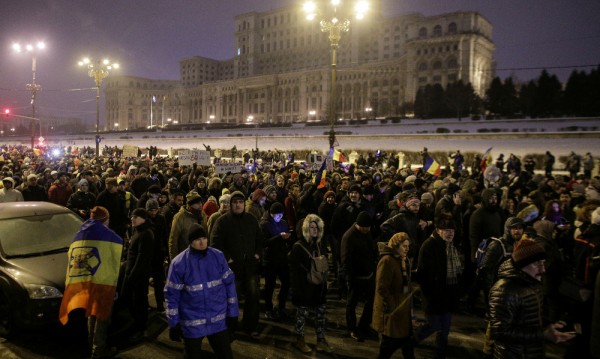 Разрастват се  масовите протести в Румъния