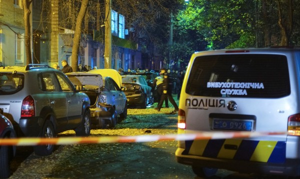Бомбен атентат срещу украински депутат – загина телохранител, четирима души са ранени