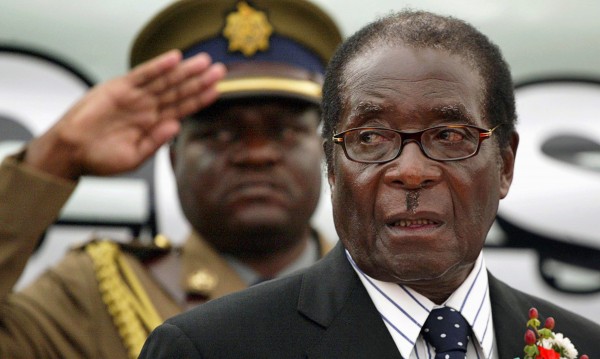 Политическата криза в Зимбабве се задълбочава: Президентът Робърт Мугабе отказа да подаде оставка