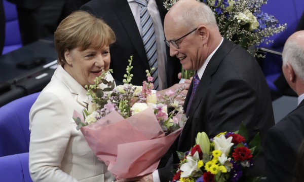 Официално: Меркел получи четвърти канцлерски мандат