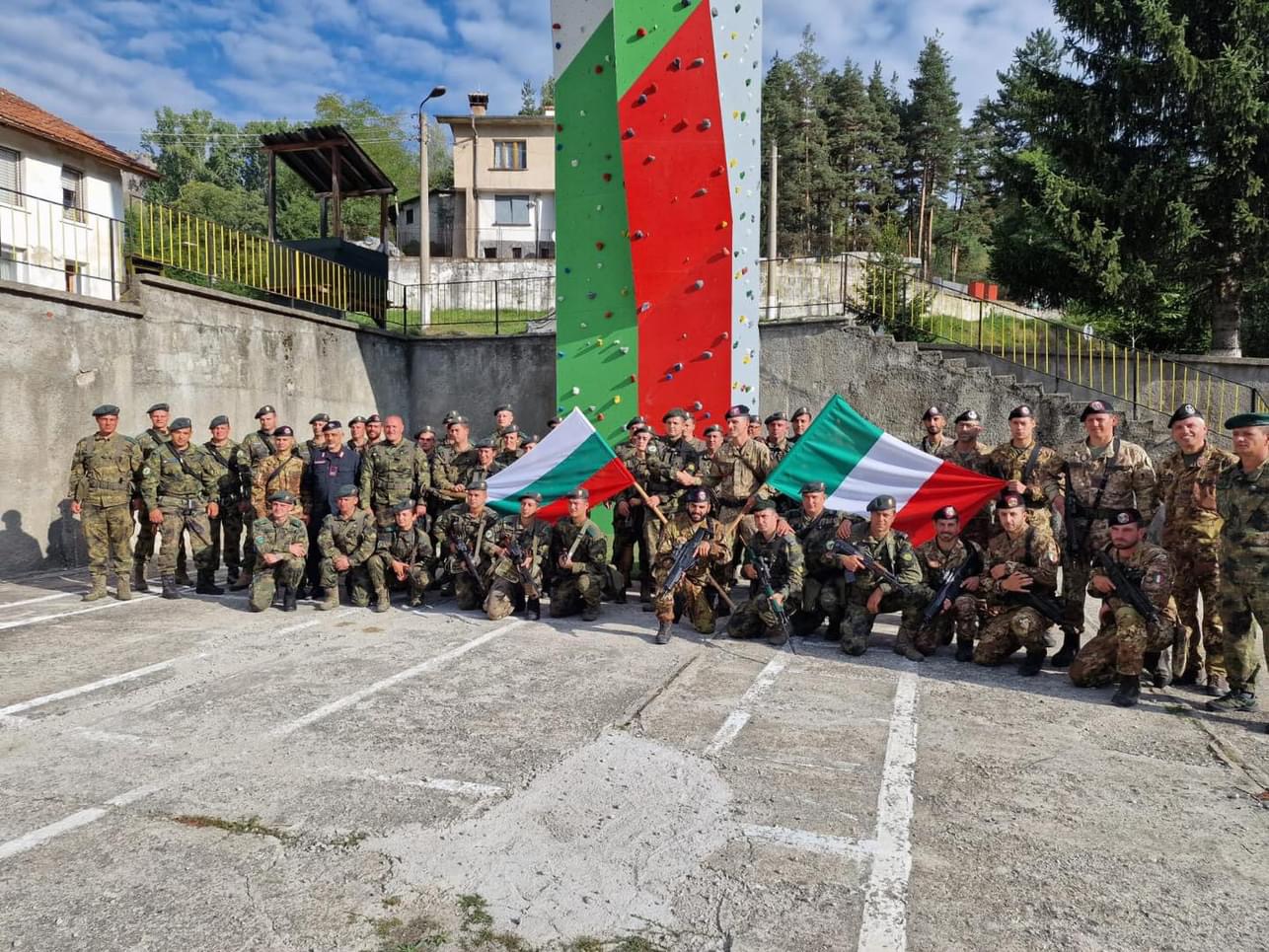 - armymedia.bg