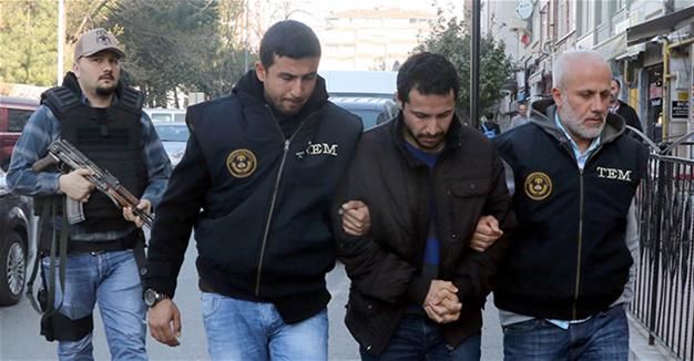 Отново арести в Истанбул – задържаха 10 водещи правозащитници