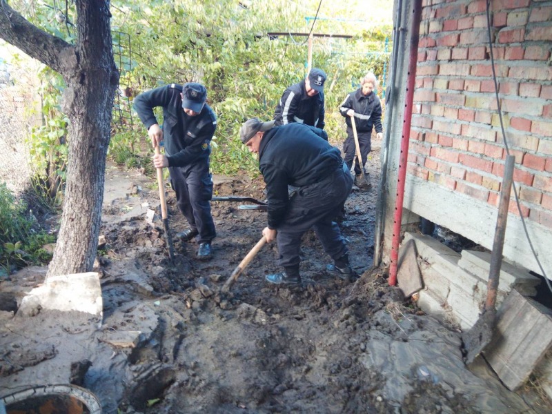 Военнослужещи от БА продължават да оказват помощ на пострадали от наводненията в област Бургас