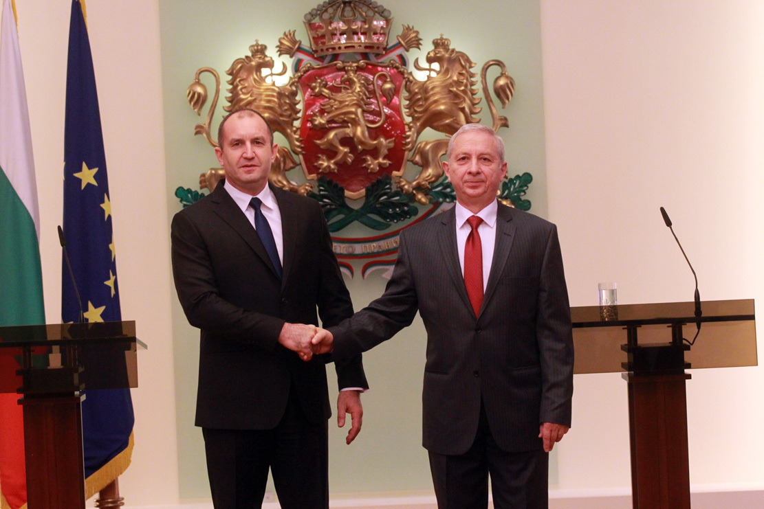 Президентът Румен Радев представи официално служебния кабинет