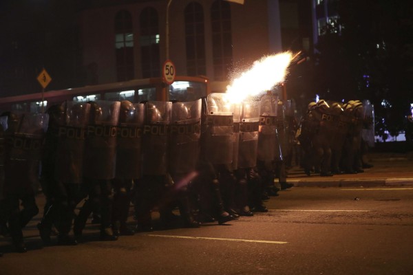 Протестите в Бразилия прераснаха в насилие – Въоръжениете сили възстановяват обществения ред