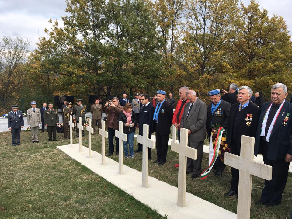 Поклонение в памет на българските герои на военното гробище в село Цапари