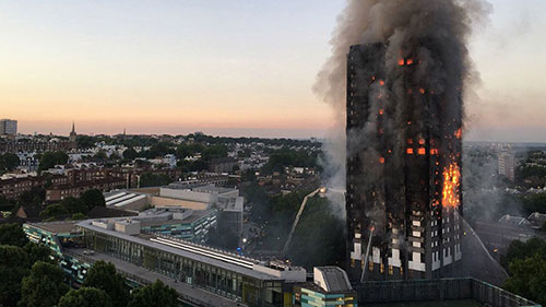Жилищен блок изгоря в Лондон