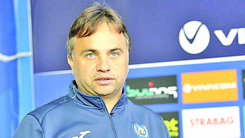 Шестима кандидати за треньор на „Левски“